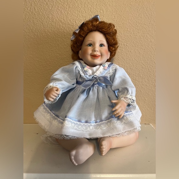 Danbury Mint Porcelain Doll “Cindy” by Sonja Bryer - Picture 2 of 6